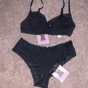 SavageXFenty XS Set comfy sexy lace